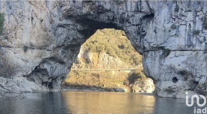 Tobacco of 100 m² in Vallon-Pont-d'Arc (07150)