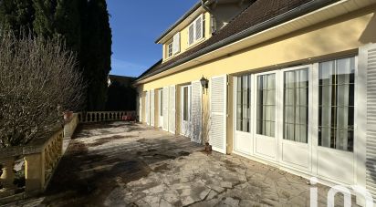 Maison 8 pièces de 263 m² à Moret Loing et Orvanne (77250)