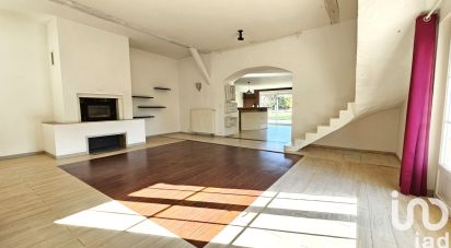 House 8 rooms of 211 m² in Mettray (37390)