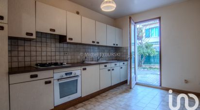 House 4 rooms of 105 m² in Fréjus (83600)