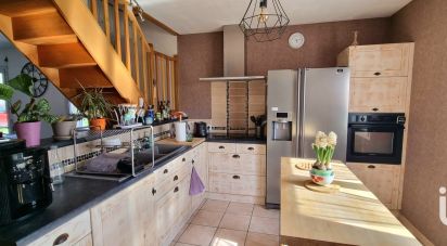 House 6 rooms of 98 m² in Maillé (37800)