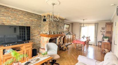 Traditional house 5 rooms of 147 m² in Saint-Jean-de-la-Ruelle (45140)