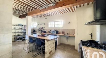 House 8 rooms of 300 m² in Saint-Saturnin-lès-Avignon (84450)