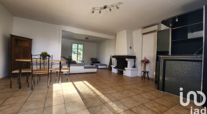 House 7 rooms of 142 m² in La Ville-du-Bois (91620)