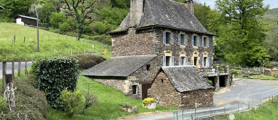 Traditional house 9 rooms of 162 m² in Coubisou (12190)