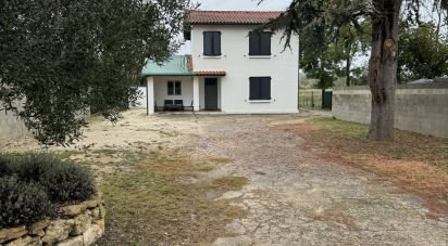 Traditional house 7 rooms of 126 m² in Coutras (33230)