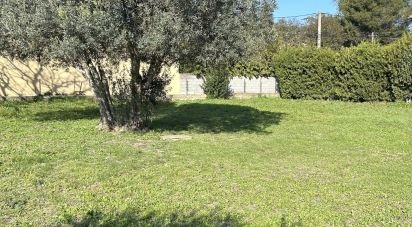 Land of 716 m² in Les Angles (30133)