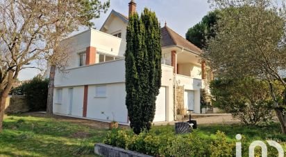 Architectural house 7 rooms of 150 m² in La Norville (91290)