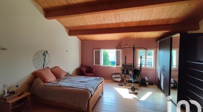 House 7 rooms of 220 m² in Moragne (17430)