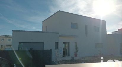 Architectural house 7 rooms of 187 m² in Saint-Cyr-sur-Loire (37540)