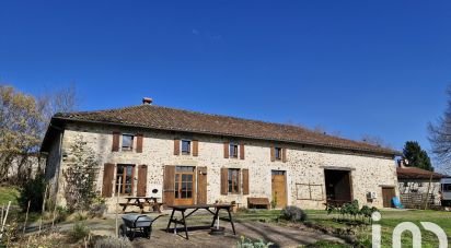 Longère 9 pièces de 325 m² à Saint-Quentin-sur-Charente (16150)