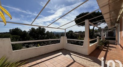 House 4 rooms of 115 m² in Six-Fours-les-Plages (83140)