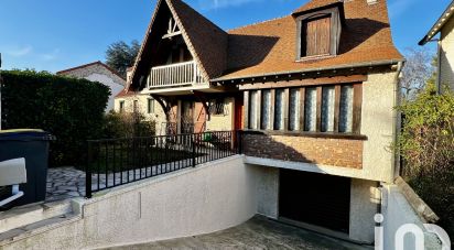 Traditional house 6 rooms of 126 m² in Orly (94310)