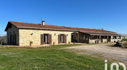 Domaine 15 pièces de 335 m² à Montcabrier (46700)