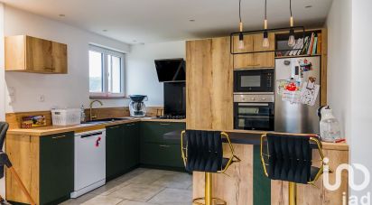 Maison 3 pièces de 71 m² à Villeneuve-de-Berg (07170)