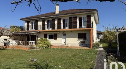 Traditional house 7 rooms of 175 m² in Orthez (64300)