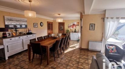 Traditional house 7 rooms of 180 m² in Guerlesquin (29650)