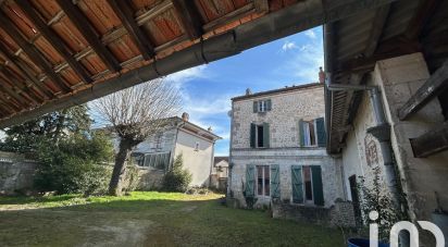 Townhouse 4 rooms of 107 m² in Soyaux (16800)