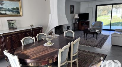 Traditional house 7 rooms of 137 m² in Varennes-Jarcy (91480)