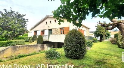 House 6 rooms of 282 m² in Montauban (82000)