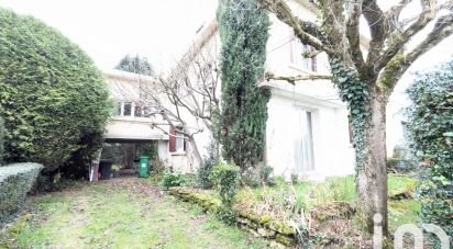 Traditional house 5 rooms of 108 m² in Savigny-sur-Orge (91600)