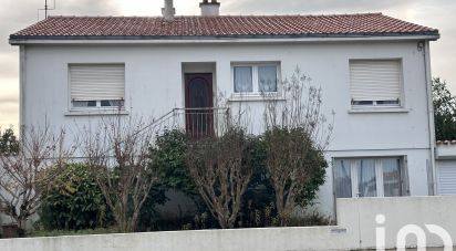 Maison traditionnelle 8 pièces de 160 m² à Challans (85300)