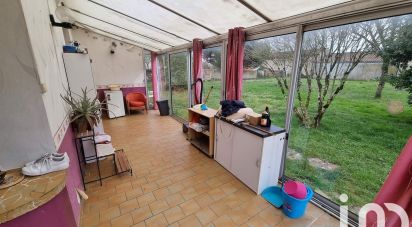 Country home 3 rooms of 75 m² in Cherves (86170)