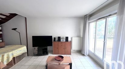 Duplex 3 rooms of 64 m² in Courbevoie (92400)