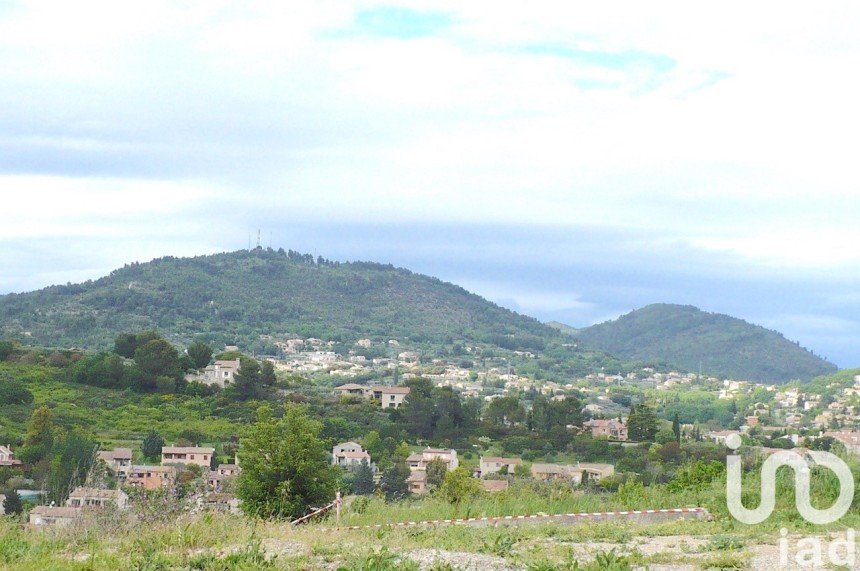 Land of 810 m² in Manosque (04100)