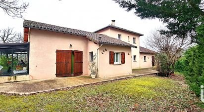 Maison traditionnelle 7 pièces de 154 m² à Aynac (46120)