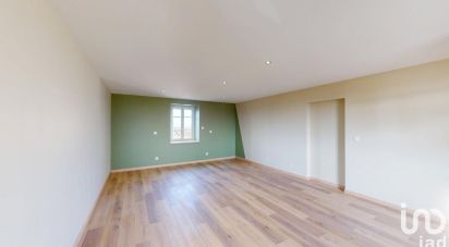 Maison 4 pièces de 200 m² à Saint-Maurice-en-Gourgois (42240)