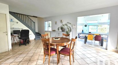 Traditional house 7 rooms of 230 m² in Grandchamps-des-Fontaines (44119)