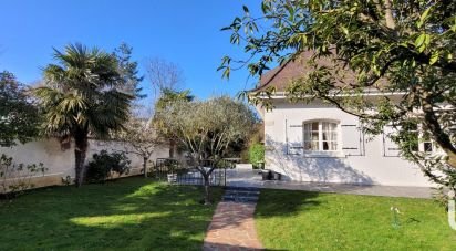 House 6 rooms of 140 m² in Poissy (78300)