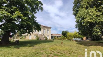 Mansion 8 rooms of 318 m² in Saint-Louis-de-Montferrand (33440)