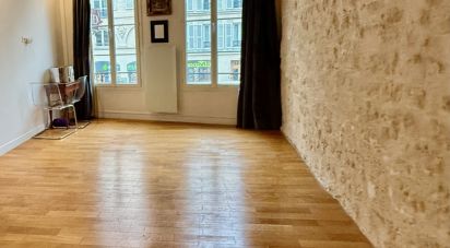 Studio 1 room of 40 m² in Paris (75004)