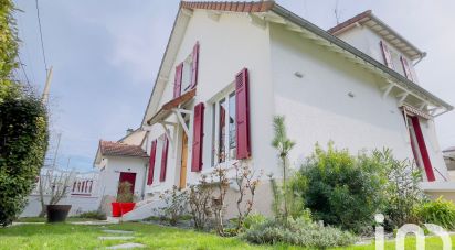 Traditional house 8 rooms of 121 m² in Créteil (94000)