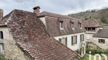 Maison traditionnelle 9 pièces de 140 m² à Fons (46100)