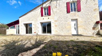 House 4 rooms of 163 m² in Vélines (24230)