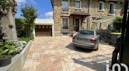 House 5 rooms of 100 m² in Villeneuve-le-Roi (94290)