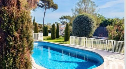 Traditional house 7 rooms of 170 m² in Roquefort-les-Pins (06330)